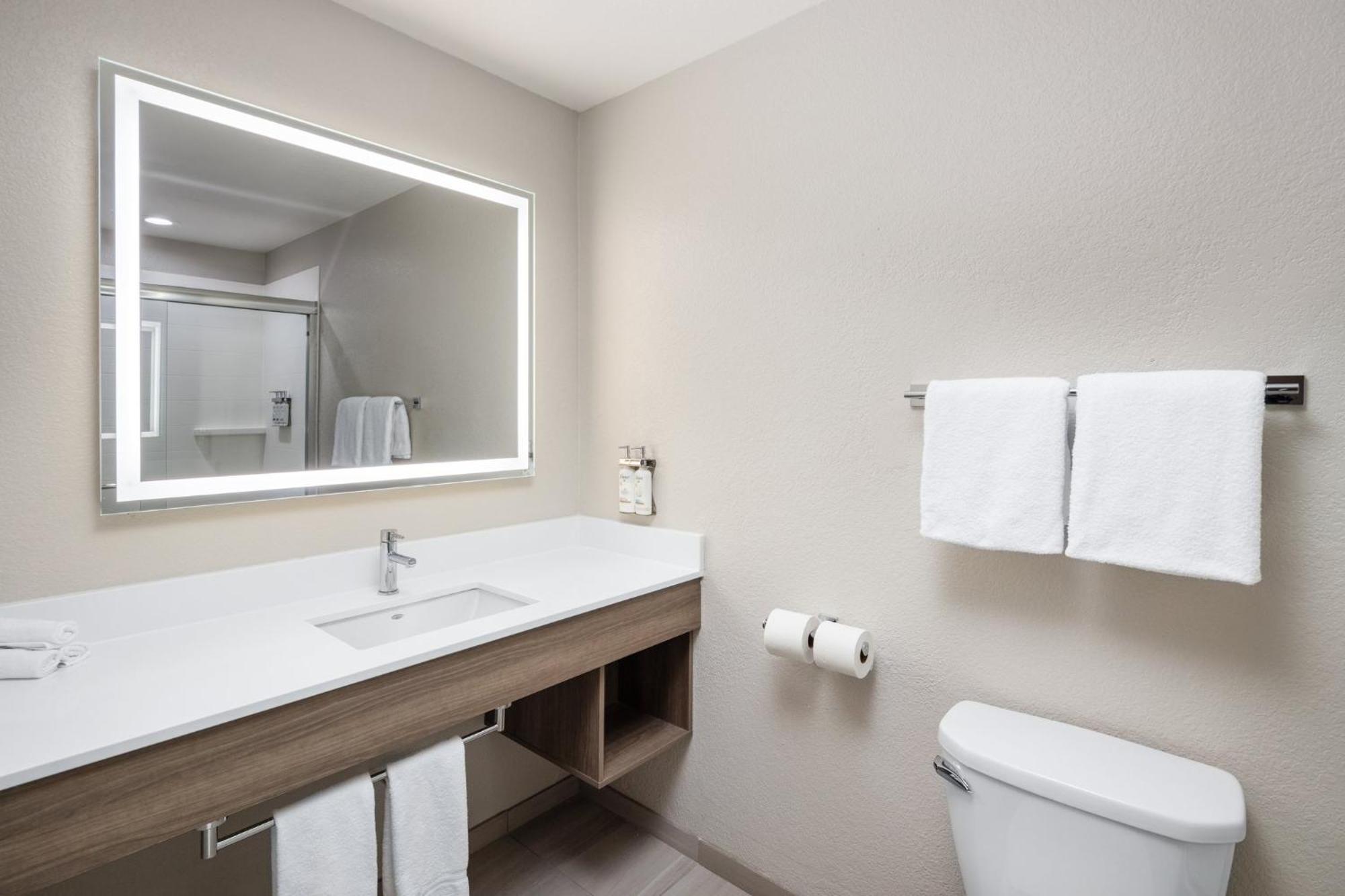 Holiday Inn Express & Suites - Green Bay East By Ihg מראה חיצוני תמונה