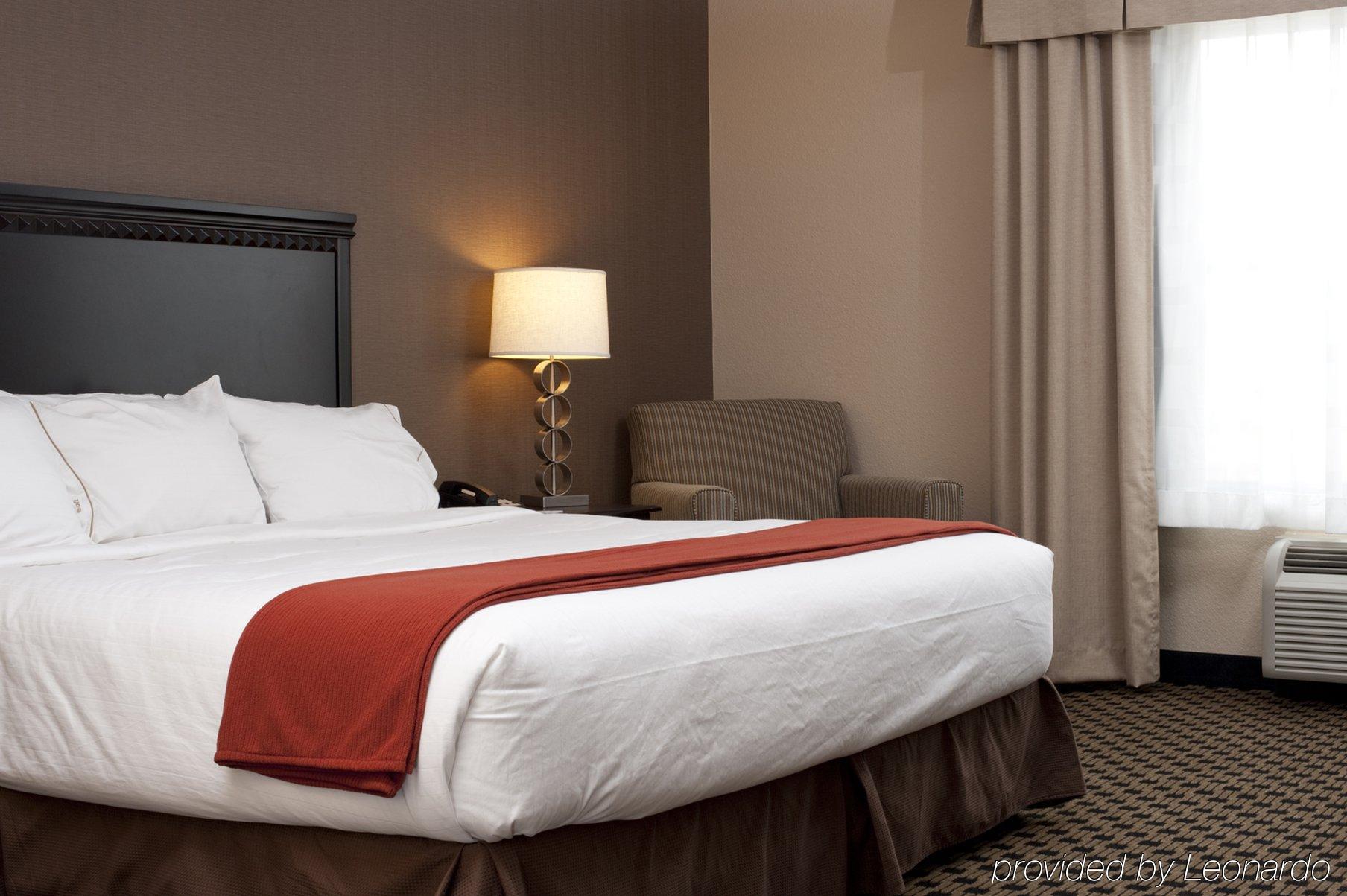 Holiday Inn Express & Suites - Green Bay East By Ihg חדר תמונה
