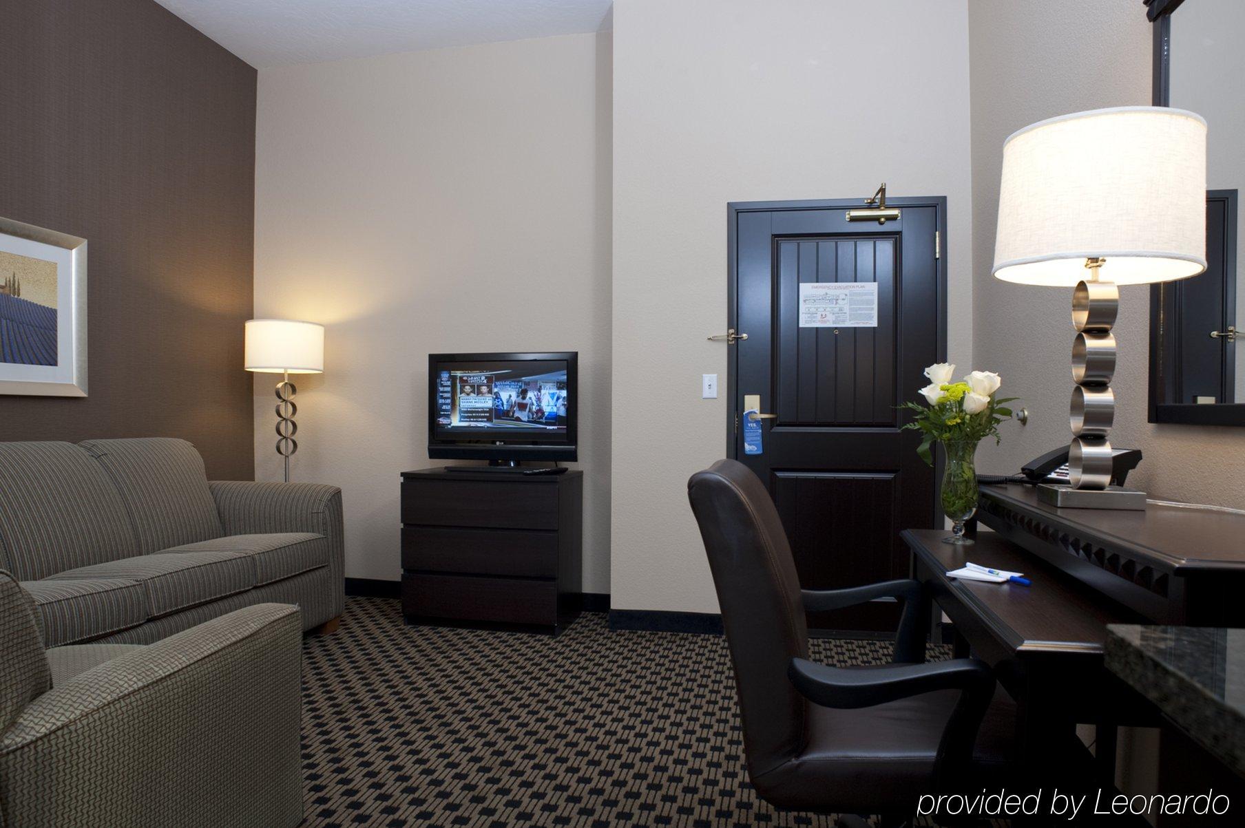 Holiday Inn Express & Suites - Green Bay East By Ihg חדר תמונה