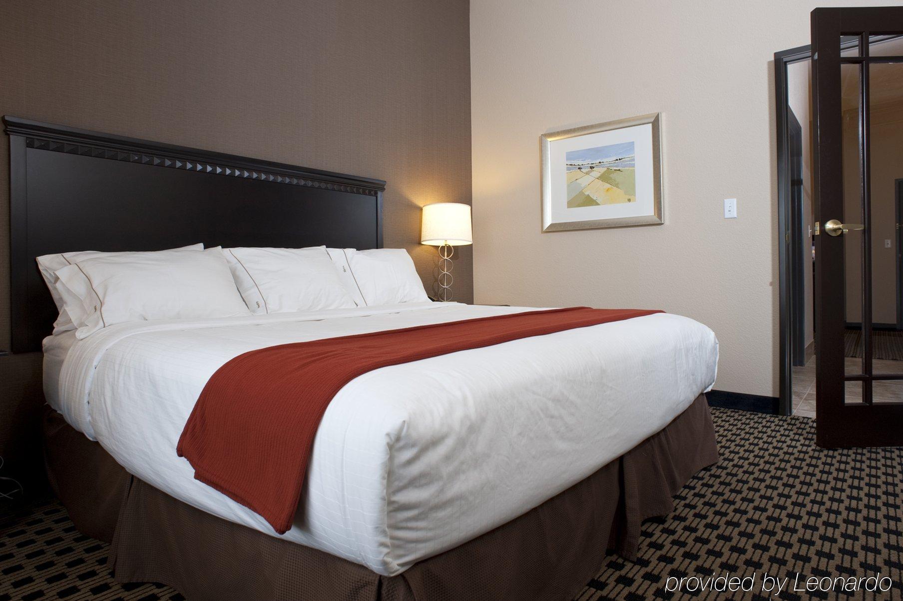 Holiday Inn Express & Suites - Green Bay East By Ihg חדר תמונה